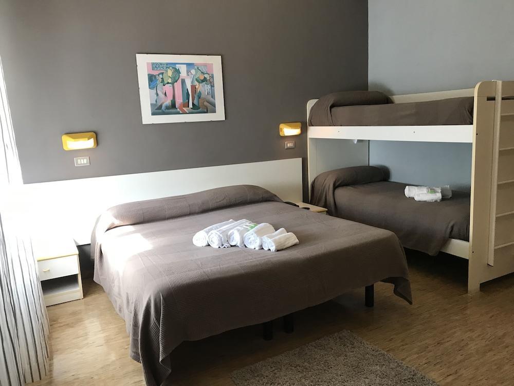 Hotel Augustus Milano Marittima Kültér fotó