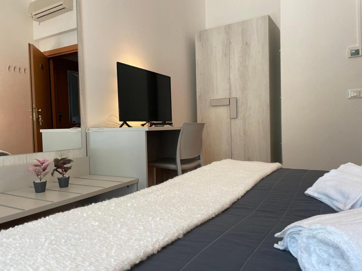 Hotel Augustus Milano Marittima Kültér fotó