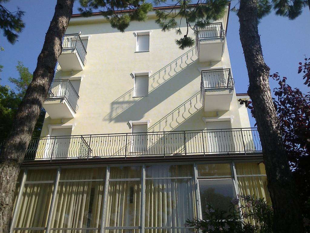 Hotel Augustus Milano Marittima Kültér fotó