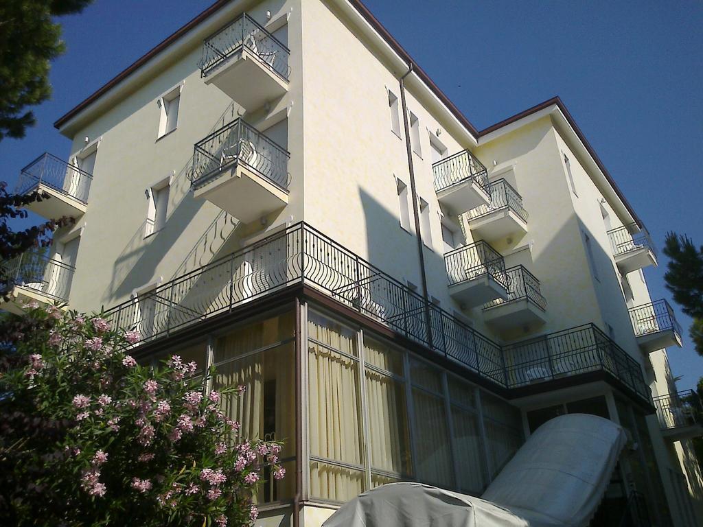Hotel Augustus Milano Marittima Kültér fotó
