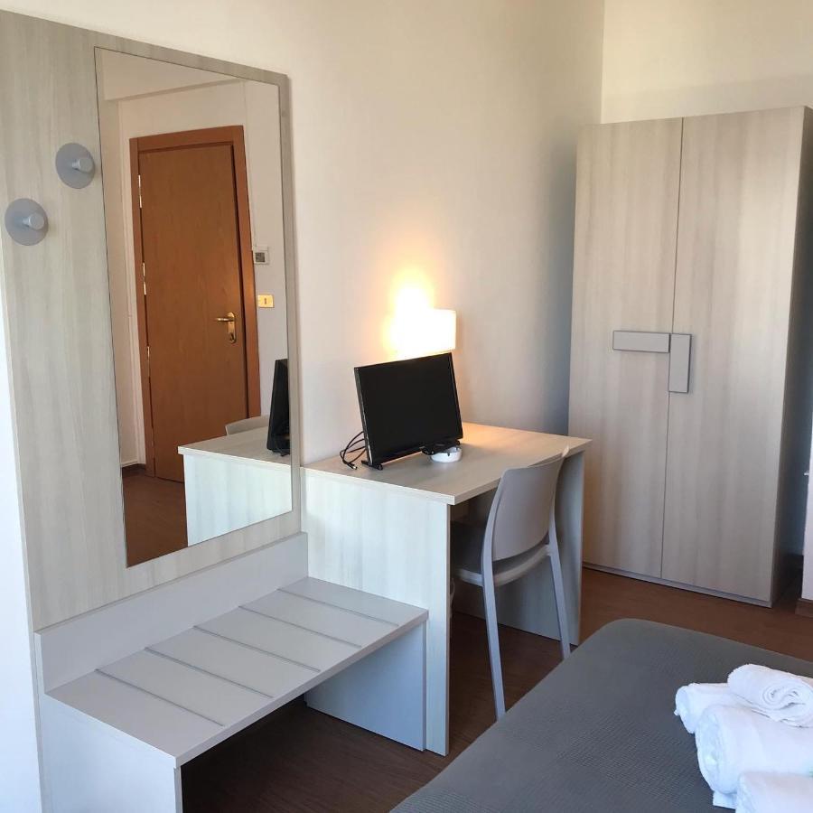 Hotel Augustus Milano Marittima Kültér fotó